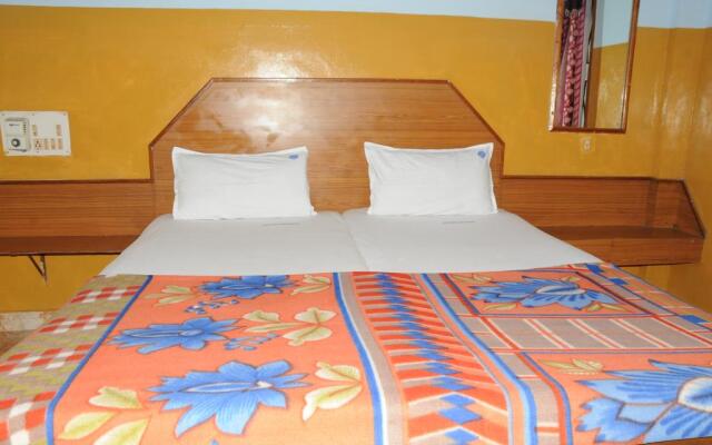 Hotel Sarovar Deluxe A C Lodge In Tirupati India From 13