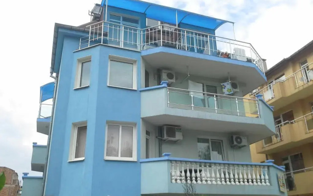 Отель Guest House Dani вид на фасад