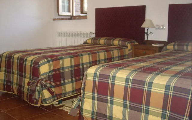 Отель Casa de Aldea La Casona de Los Valles комната для гостей
