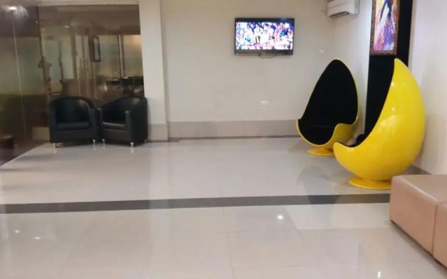 Primal Hotel Apapa комната для гостей