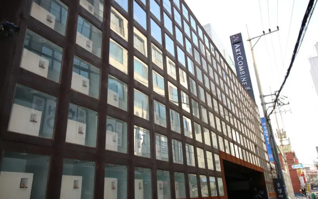 Art Hotel вид на фасад