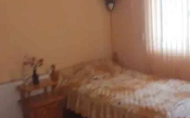 Отель Edelvays House Чепеларе комната для гостей