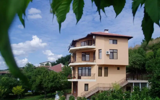 Отель Villa Prolet вид на фасад