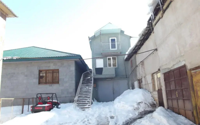 Отель Cottage in Tsaghkadzor Orbeli вид на фасад