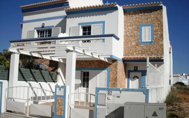 Отель Villa Manta Rota вид на фасад