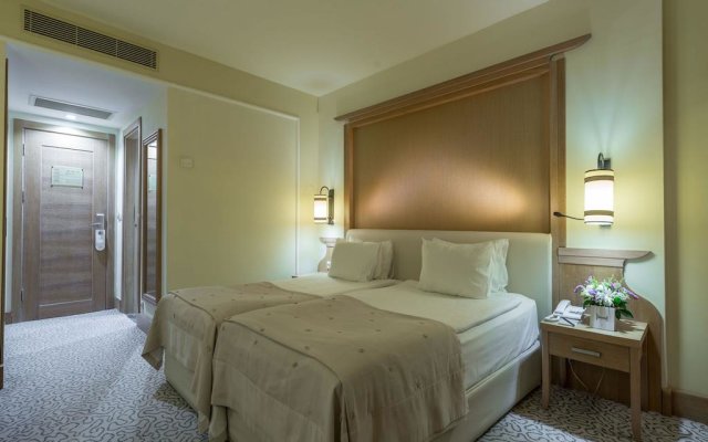 Alva Donna Beach Resort Comfort - All Inclusive 0