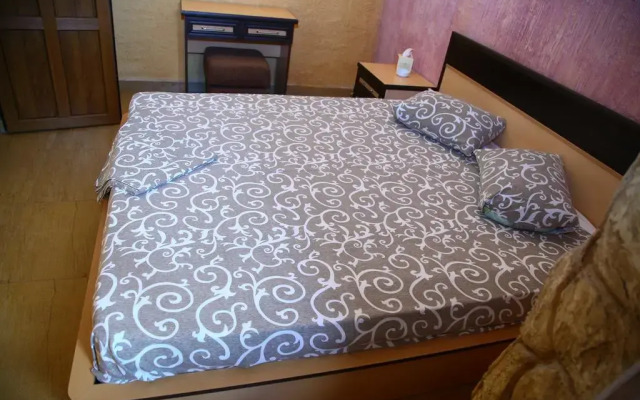 Отель Tsirani ApartHotel Ереван комната для гостей