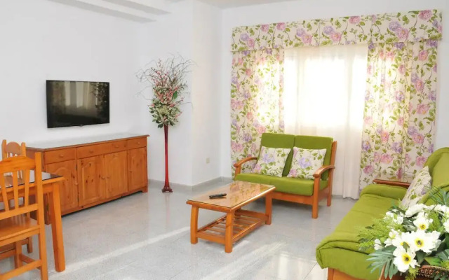 Отель EmyCanarias Holiday Homes Vecindario комната для гостей