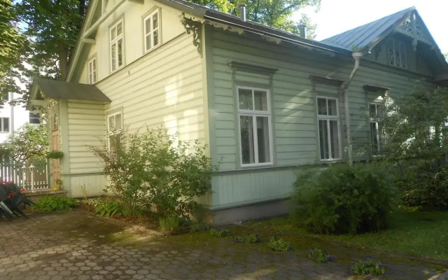 Отель Poska Villa Guesthouse вид на фасад