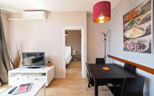 Отель Penthouse Sants Station Барселона комната для гостей