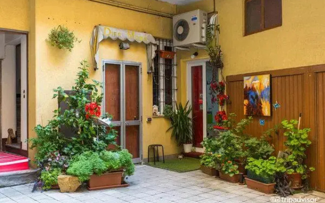Central Hostel Milano вид на фасад