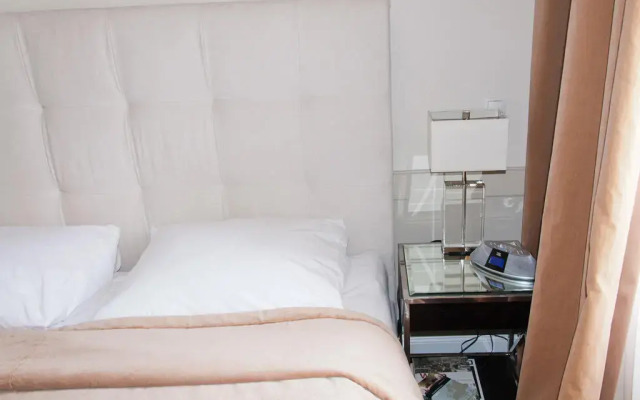 Отель 6 Rooms Вена комната для гостей