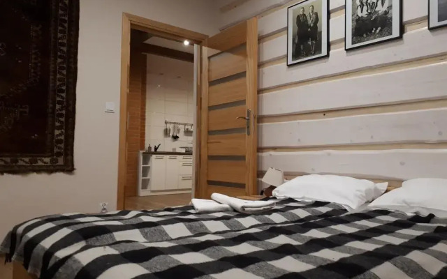 Отель Maryna House - Apartament Tradycyjny Закопане комната для гостей