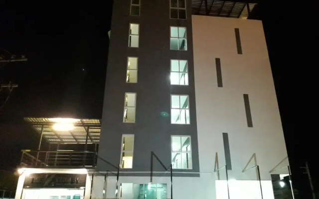 Отель The Stand By Phuket Airport вид на фасад