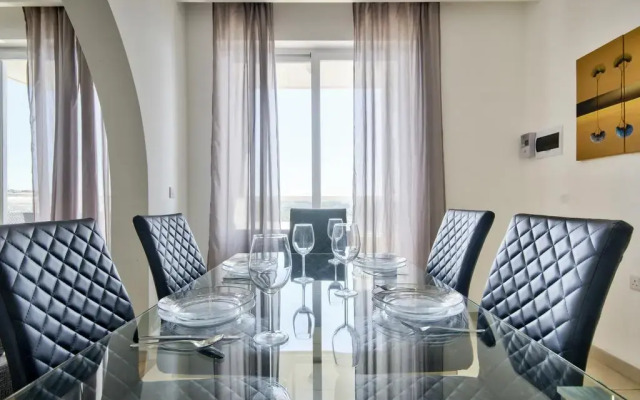 Отель Exceptional Tigne Seafront Слима комната для гостей