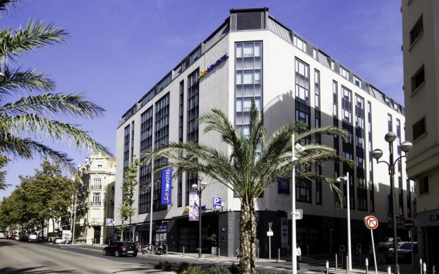 Novotel Suites Cannes Centre 1
