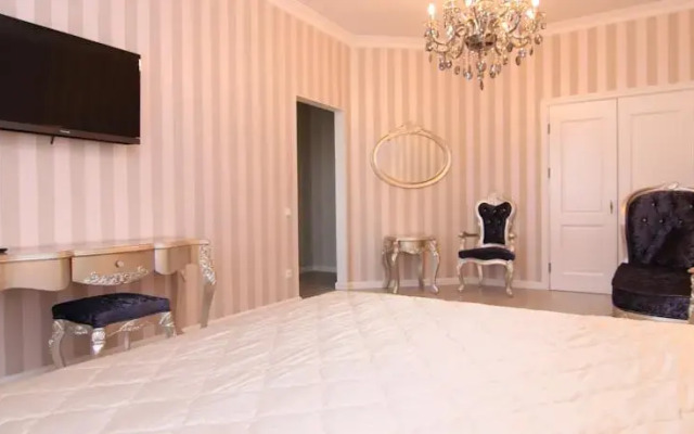 Апартаменты Arcadia LetsGoOdessa Apartments комната для гостей