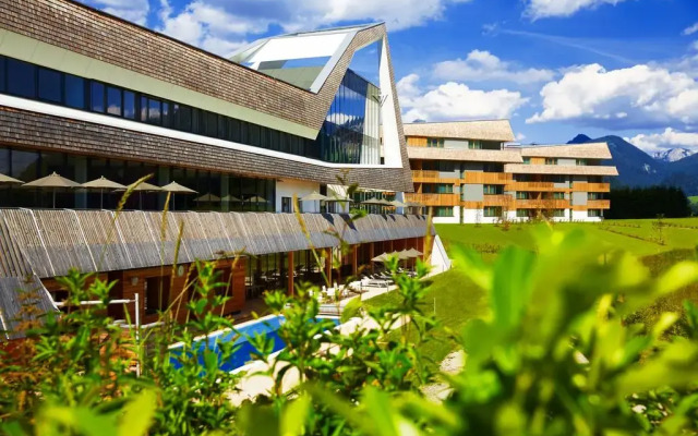 Отель Narzissen Vital Resort Bad Aussee вид на фасад