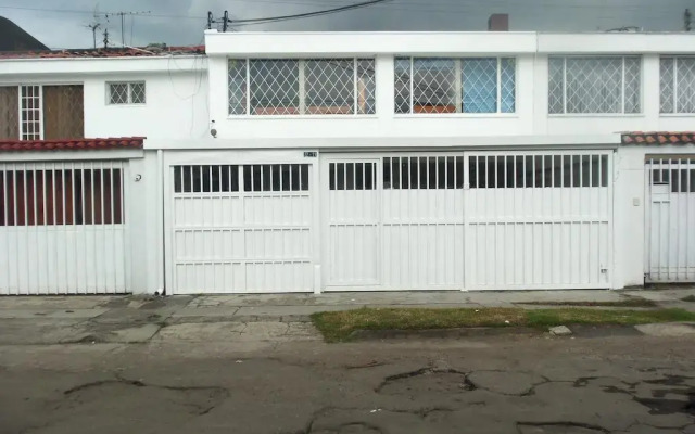 Women's Wellness Hostel (хостел для женщин)