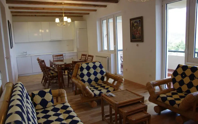 Апартаменты Apartments and Rooms Teona комната для гостей