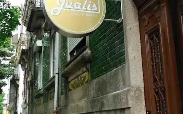 Отель Jualis Guest House вид на фасад