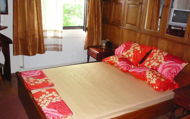 Отель Moni House Велико Тырново комната для гостей