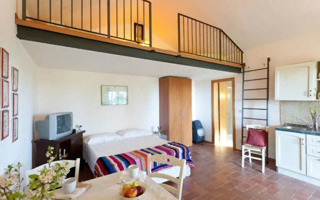 Отель Il Polveraio Agriturismo Lucia Монтескудаио комната для гостей