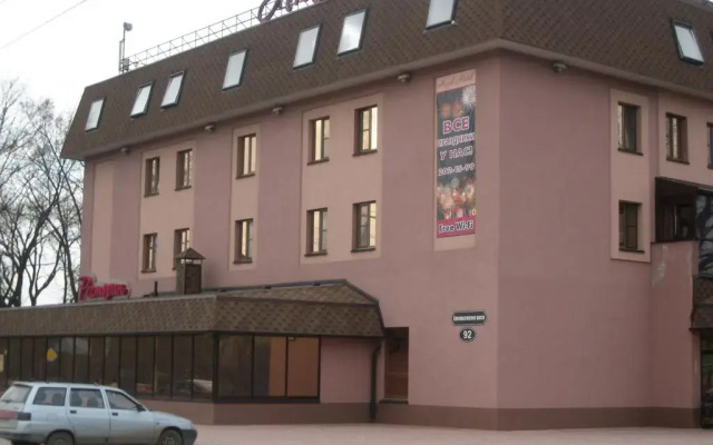 Angel Hotel вид на фасад