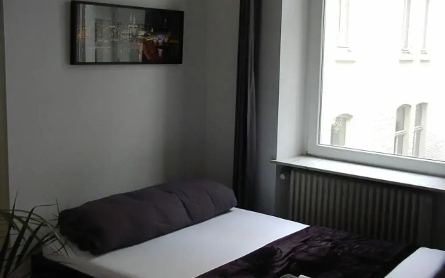 Отель Ferienwohnung Bankwitz Кёльн комната для гостей