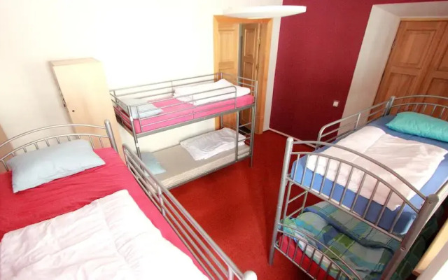 Отель Hostelgate Литва, Вильнюс - отзывы, цены и фото номеров - забронировать отель Hostelgate онлайн комната для гостей