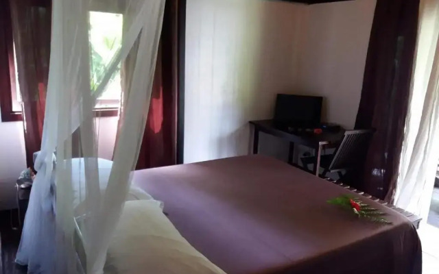 Отель Pension Hibiscus Tahaa комната для гостей