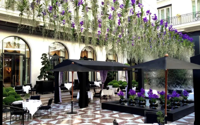 Four Seasons Hotel George V Paris