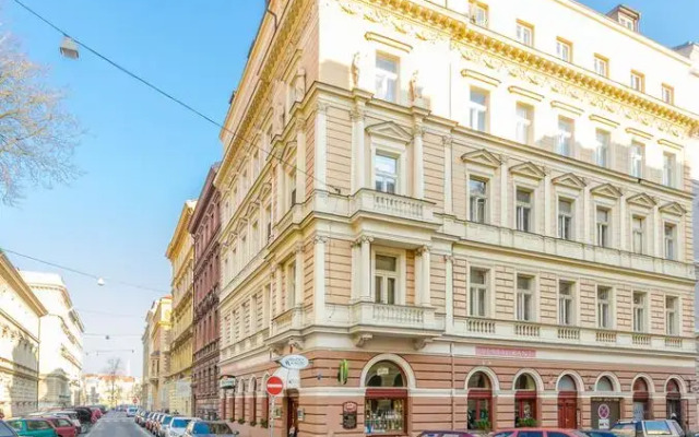 Отель V Lesicku Residence Прага вид на фасад