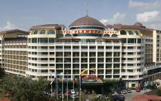Отель Bulgarienhus Planeta Apartments Болгария, Солнечный берег - отзывы, цены и фото номеров - забронировать отель Bulgarienhus Planeta Apartments онлайн вид на фасад