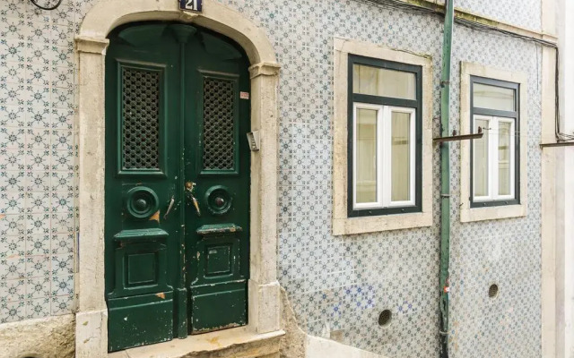 Отель Love Lisbon DownTown вид на фасад