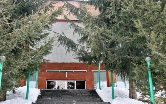 Отель Дом отдыха Наири вид на фасад