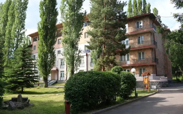 Отель Park Resort Aghveran вид на фасад