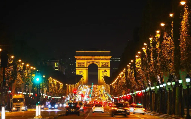 Hotel Waldorf Trocadero вид на фасад