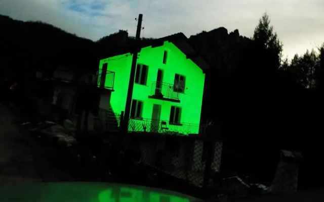 Отель The Illuminating House вид на фасад