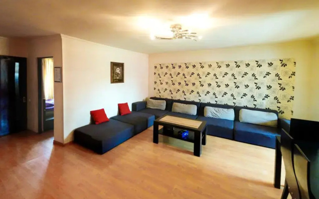 Апартаменты Republic Square Apartment комната для гостей