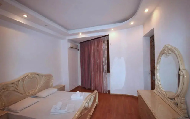 Отель Rent in Yerevan - Apartments on Ekmalyan Street Армения, Ереван - отзывы, цены и фото номеров - забронировать отель Rent in Yerevan - Apartments on Ekmalyan Street онлайн комната для гостей
