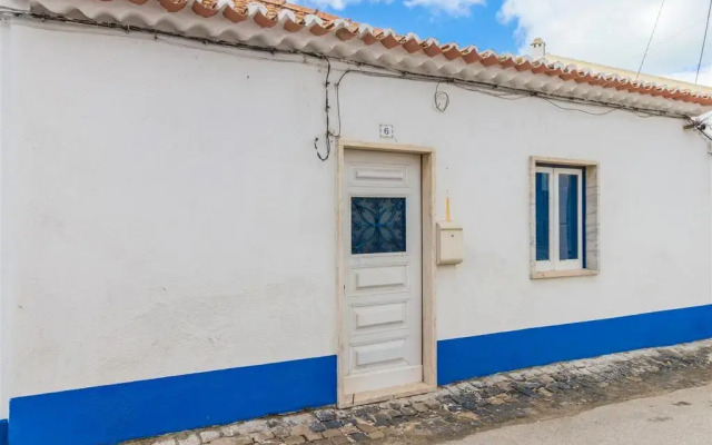 Отель Home in Ericeira вид на фасад