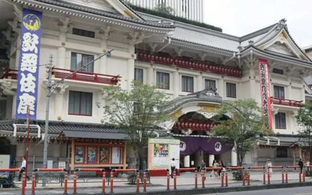 Отель Sotetsu Fresa Inn Ginza-Nanachome вид на фасад