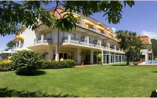 Hotel Spa Atlantico вид на фасад