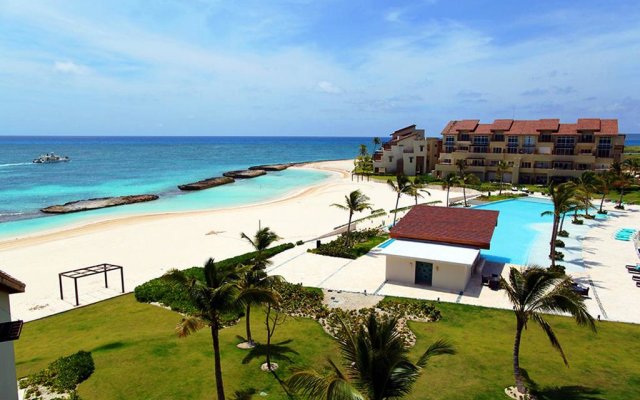 Del Mar by Joy Resorts - Intimate Ocean Front Resort 2