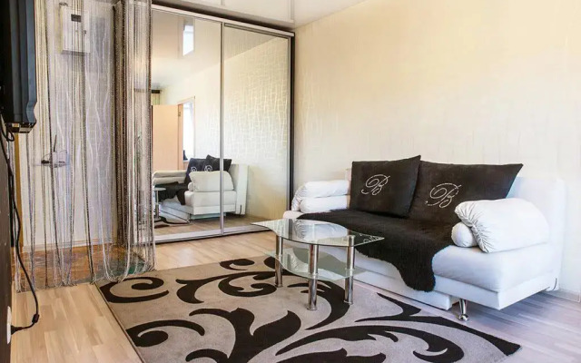 Апартаменты Apartments Elite near Sovetskaya subway station комната для гостей