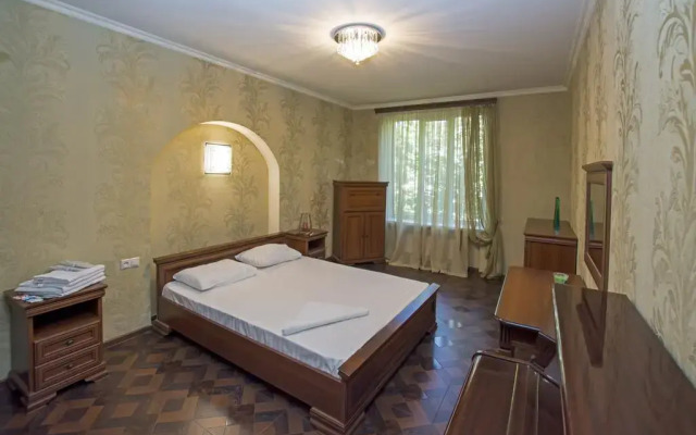 Отель FlatsInYerevan - Apartments at Vardanants Street Армения, Ереван - отзывы, цены и фото номеров - забронировать отель FlatsInYerevan - Apartments at Vardanants Street онлайн комната для гостей