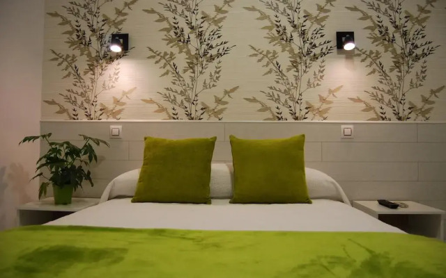 Отель Hostal Atelier Мадрид комната для гостей
