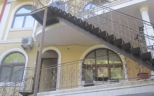 Olympic Hostel вид на фасад