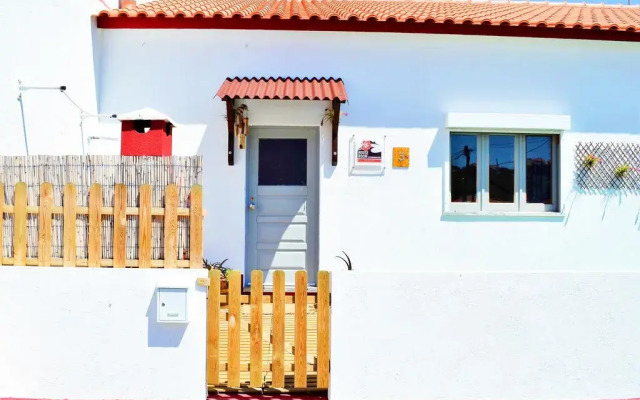 Отель Ericeira Surf House вид на фасад
